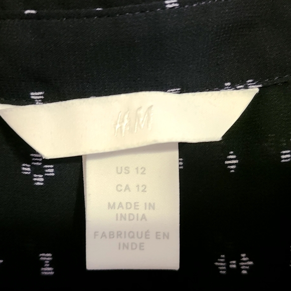 H&M Black Sleeveless Blouse - Picture 3 of 4